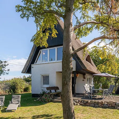Reetgedecktes Traumhaus Mit Panorama-ostseeblick Σπίτι διακοπών *