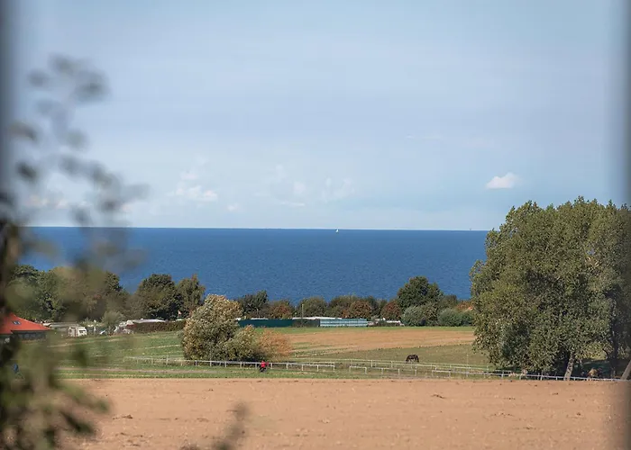 Reetgedecktes Traumhaus Mit Panorama-ostseeblick *